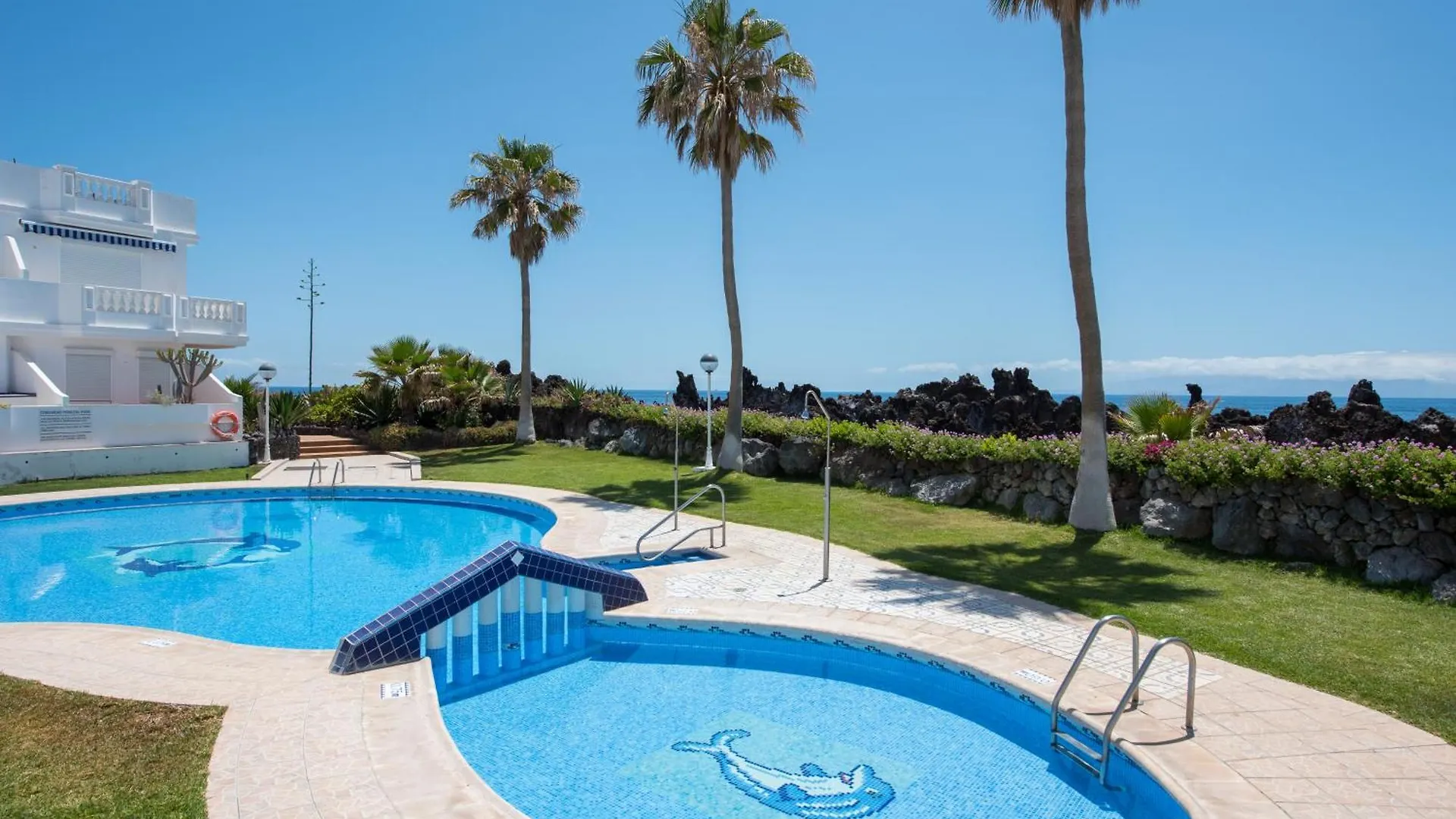 Modern, Cozy And Peaceful Oceanfront Oasis Apartment Puerto de Santiago