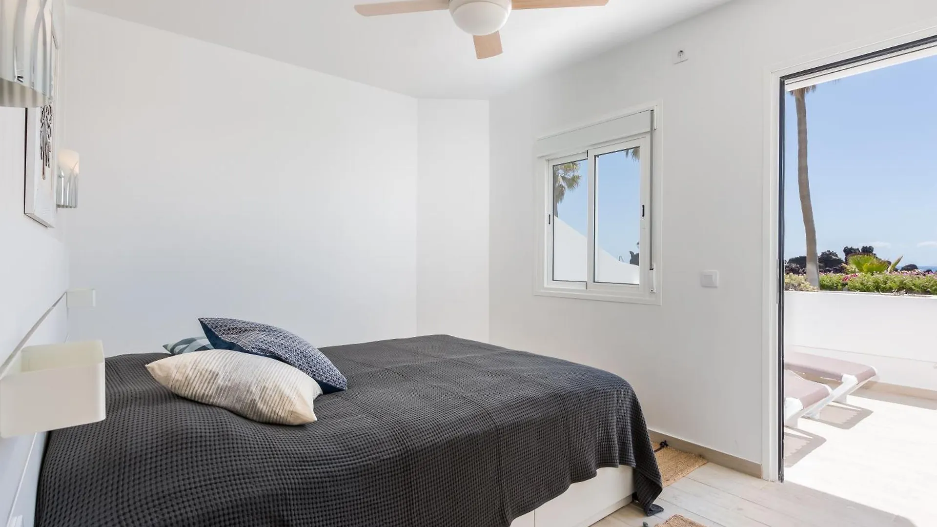 Modern, Cozy And Peaceful Oceanfront Oasis Apartment Puerto de Santiago
